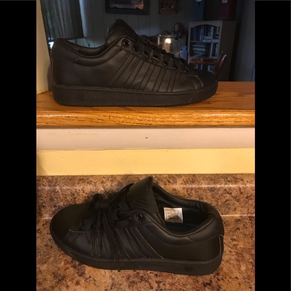 NWOT Mens K•Swiss Black Low MemoryFoam Sneakers 8